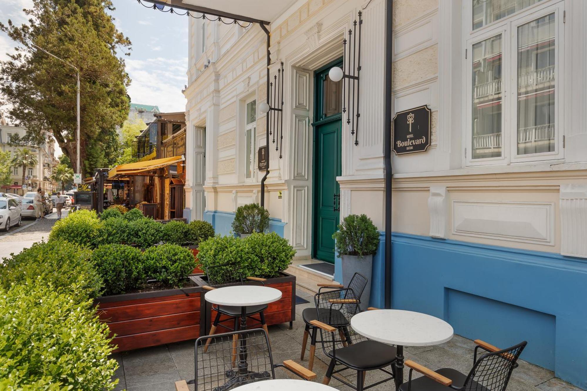 Boulevard Hotel Batumi Exterior foto